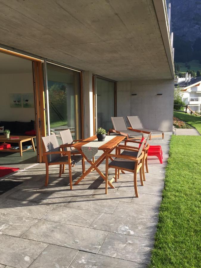 Casa Admisa, Spektakulaere Aussicht, Ski In And Out, Hochwertige Einrichtung, Valserstein Und Eiche Flims Exterior foto